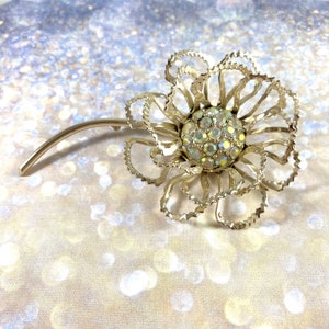 Gorgeous Vintage Sarah Coventry Aurora Borealis flower brooch