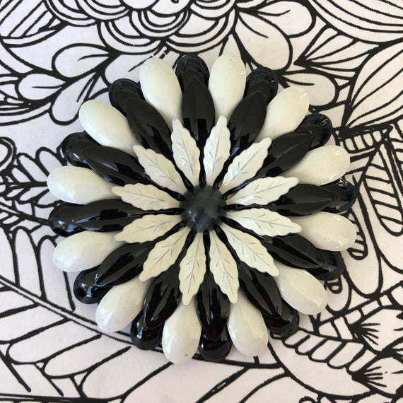 Giant black White 1960’s enamel flower brooch, flo
