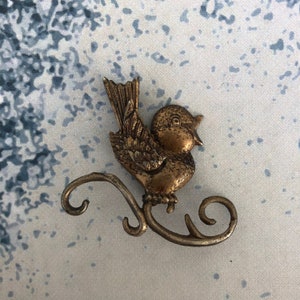 Vintage Baby Bird On Branch Pin Sterling Silver-vintage silver pin-bird pin-Antique silver-Antique jewelry-sparrow pin-antique bird