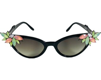 Vintage Vixen Rhinestone Hand Embellished Sunglasses Red  display picture 2