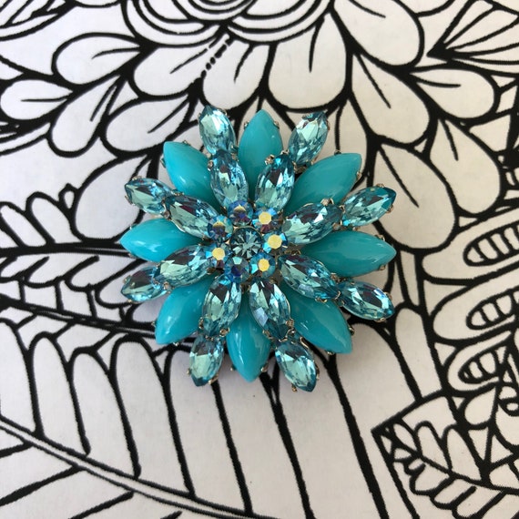 Stunning Aqua 1960’s Rhinestone flower brooch , fl