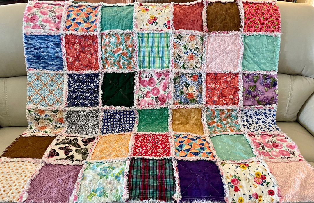 Generously Sized Floral Rag Quilt - Etsy