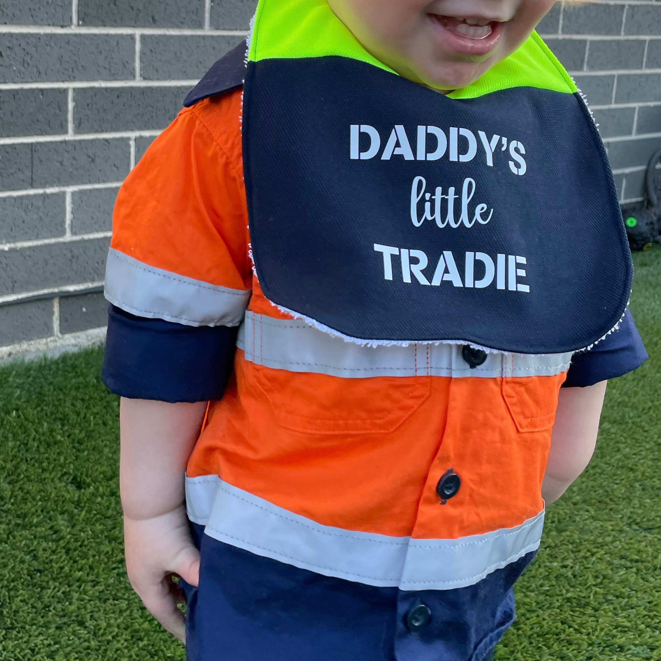 Little Tradie Daddys Little Tradie Round Baby Child Feeding Bib Daddy ...