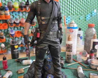 1/6 scale Leon Kennedy statue