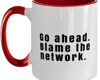 Taza de café para ingenieros de redes: Diseño divertido en dos tonos - Cerámica