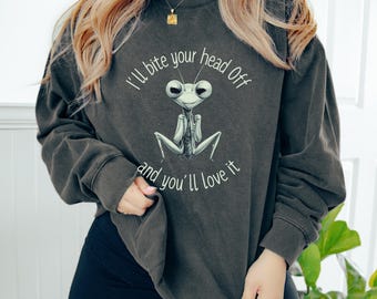 Sudadera Praying Mantis Comfort Colors: Camiseta ecológica Weirdcore
