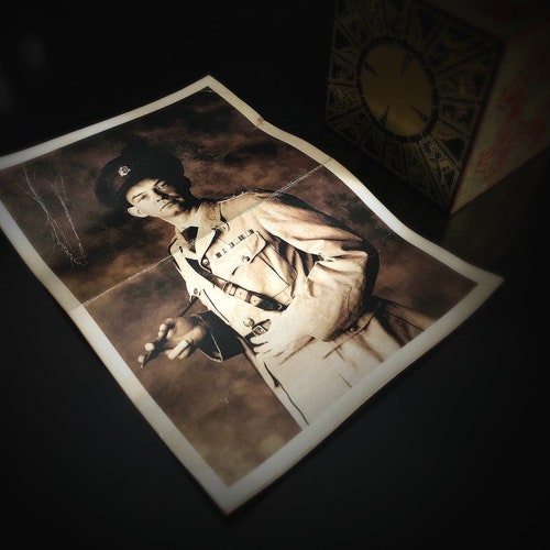 Hellraiser - Capt. Elliot Spencer photo prop replica