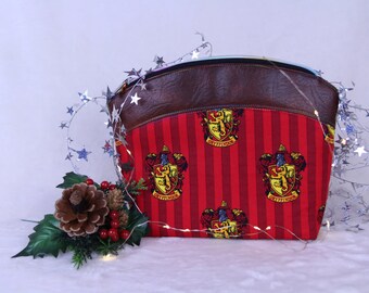 Posh Pouch Medium - Brown & Red Print