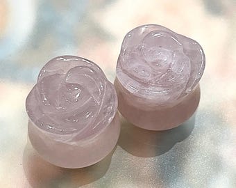 Stecker 14mm 9/16, rosa Rosenquarz handgeschnitztes natürliches Rosenblütensteckerpaar New old stock