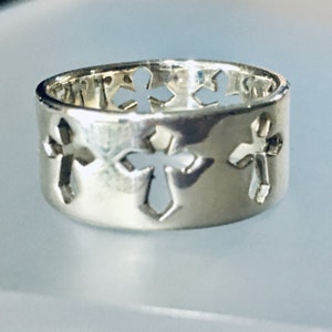 Vintage Cross Ring size 8  .925 Sterling Silver size 8 cut out. S24