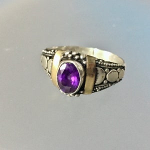 Amethyst sterling ring size 7 Bali gold accents. Stunning sterling silver Vintage genuine amethyst ring. February birthstone ring