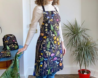 British Wildflower Apron, Floral Gift, Mother's Day, Birthday, Gift for mum, Valentine's Gift, Organic gift, Natural Gift, Wild Flowers UK