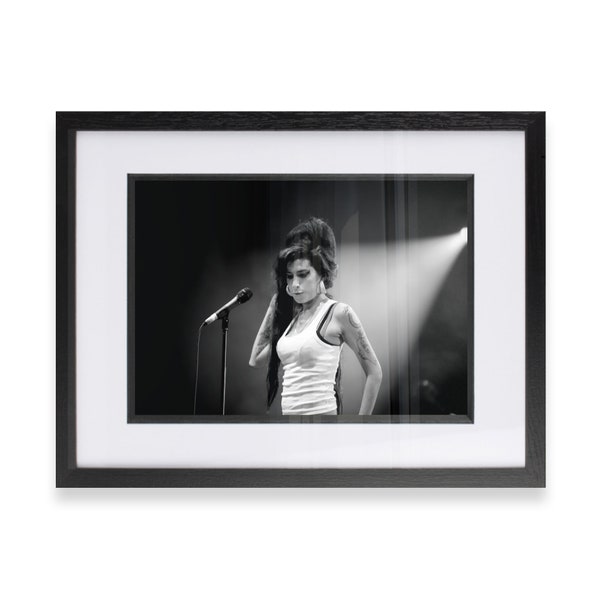 AMY WINEHOUSE PRINT, Amy Winehouse Poster, Photograph Black White Remastered Photograph, Music Print Wall Art Back to Black, London