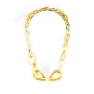 Collier gouttes d'eau en corne blonde image 1