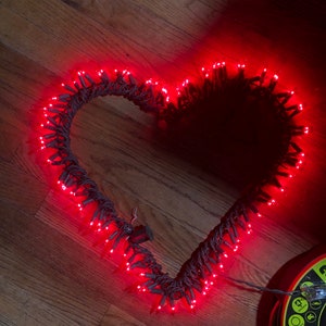 New design 16” lighted heart wreath red heart lights 100 red bulbs valentines heart love indoor outdoor wreath
