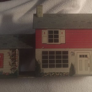 Antique DOLLHOUSE 1950s MARX tin litho tin dollhouse Colonial house kids toy tin toy home image 1