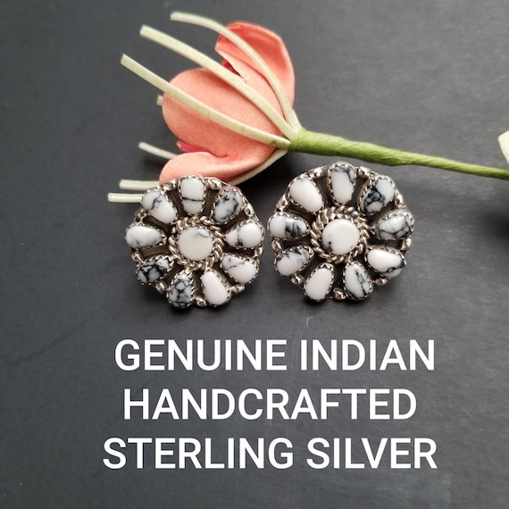 Flower Edge Vintage Native American Navajo Signed Turquoise Heishi Sterling Silver Bracelet Flower Edge Vintage Native American Navajo Signed Turquoise Heishi Sterling Silver Bracelet