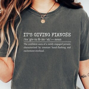 In My Engaged Era-shirt, geëngageerd shirt, shirt met trendy comfortkleuren, verlovingscadeau, aangepast Future Mrs. T-shirt, shirt verloofde, shirt verloofde