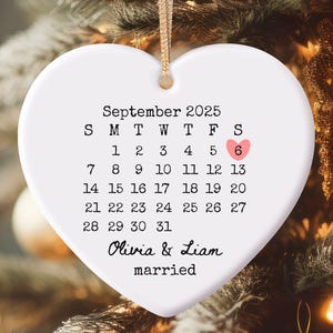 Married Ornament, Wedding Gift, Wedding Date ornament, Heart Calendar, Anniversary Gift, Our First Christmas, Newlywed Gift, Wedding Gift