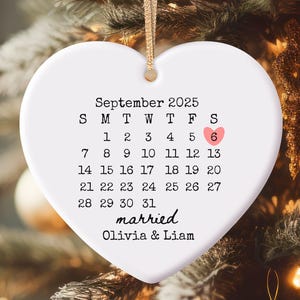 Married Ornament, Wedding Gift, Wedding Date ornament, Heart Calendar, Anniversary Gift, Our First Christmas, Newlywed Gift, Wedding Gift