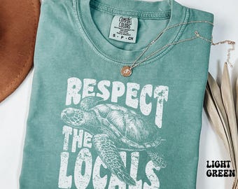 Respeta a los lugareños Camiseta Comfort Colors® Camiseta moderna con peces Camiseta con estilo inspirado en el océano Save the Planet Camiseta ecológica para amantes de la naturaleza de Granola Girl