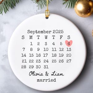 Married Ornament, Wedding Gift, Wedding Date ornament, Heart Calendar, Anniversary Gift, Our First Christmas, Newlywed Gift, Wedding Gift