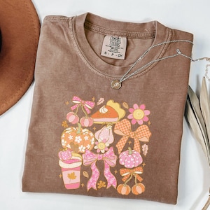 Comfort Colors Fall Shirt, Tis the Season Shirt, Fall Football Shirt, Women&#39;s Fall Shirt, Pumpkin Season, Fall Harvest Shirt, Autumn Doodle