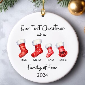 Vierköpfige Weihnachtsverzierung, vierköpfige Familie benutzerdefinierte Familienverzierung, personalisierte erste Weihnachtsverzierung des Babys