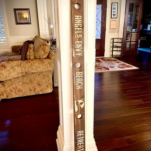 Op maat gemaakt rustiek shotski shotboard met verhoogde uitgesneden letters gepersonaliseerd met uw woordkeuze.  Bruiloften, vakantiehuizen