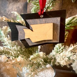 Washington 3-layer stacked state ornament laser cut wood ornament, Washington gift tag available in brown tones or gray tones.
