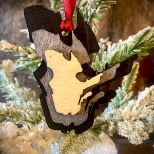 Quebec 3-layer stacked province ornament laser cut wood ornament, Quebec gift tag available in brown tones or gray tones