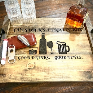 Aangepaste rustieke noodlijdende scheepslap whisky / bourbon / bar / sigarenbakje met optionele gravure. Voorzien van opstaande randen en handgrepen