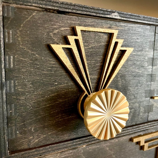 Bohemisk modern Frank Lloyd Wright-inspirerad art déco-lådknopp eller handtag i trä finns i naturlig eller 14 andra utföranden. 2 delar. Set R