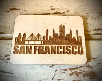 Magneet: stadsgezicht van de skyline van San Francisco. Houten magneet 3,5 x 2,5 inch.  Geweldig souvenir of aandenken aan je favoriete stad.