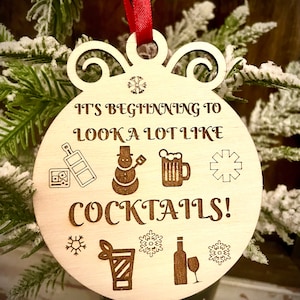 Grappig sieraad.  Het begint veel op cocktails te lijken (lees verder en het begint steeds meer op kerstmis te lijken)