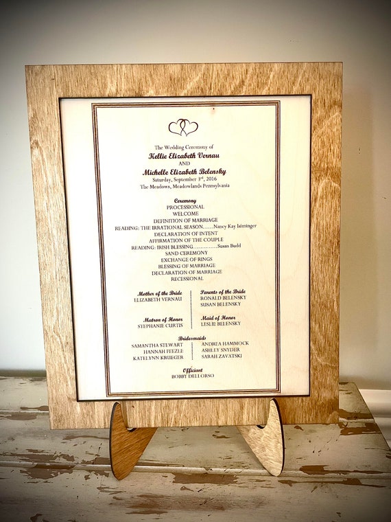 Wedding program frame | Beachweddingtips.com