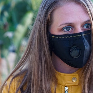 Face Mask w/ Air Valve, PM2.5 Filter & Metal nose contour
