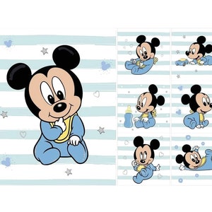 Puede incluir: Un conjunto de seis ilustraciones con un bebé Mickey Mouse de dibujos animados en varias poses. Mickey lleva un mono azul con un babero amarillo. Las ilustraciones están sobre un fondo a rayas azul claro y blanco con corazones y estrellas.