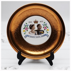 Queen Elizabeth Ceramic Copper Wall Plate Silver Jubilee Wedding, Royal Memorabilia, Collectible Queen Elizabeth Plate