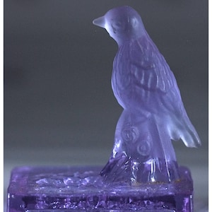 Italian Alexandrite Neodymium Bird Lavender Glass Paperweight Satin Glass,