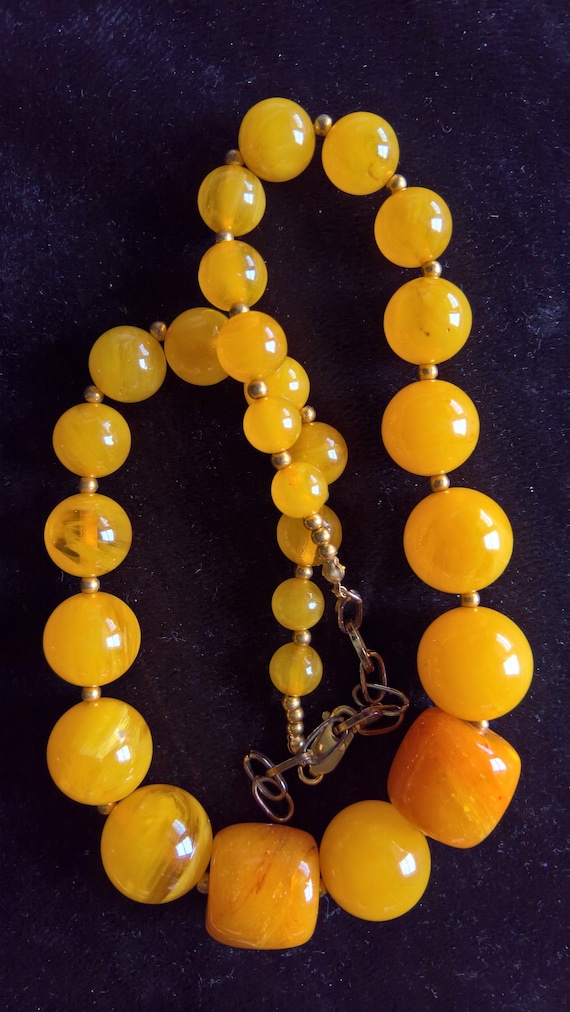 Vintage "Apple Juice" Bakelite Necklace