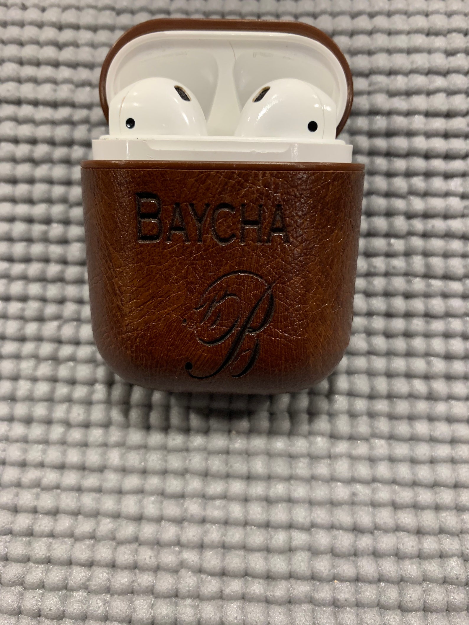 Leather Airpod Case with Keychain Engraved housewarming Etsy