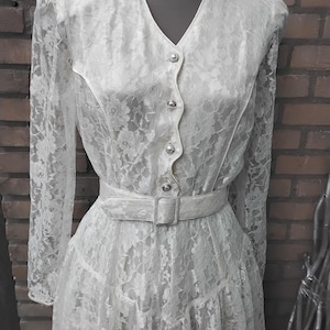 Lilia Smith 1980&#39;s white lace Western, bridedal cowgirl size9/10 dress, fully lace romantic satin lined ruffle deathstock wide skirt dress