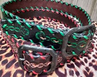 JOED handmade embossed leather in red en green belt, embossed buckle leather belt
