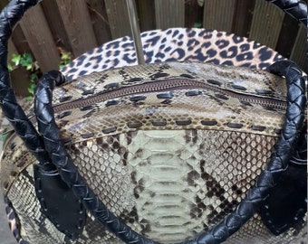Bolso de cuero vintage de piel de serpiente de los años 80 hecho a mano.