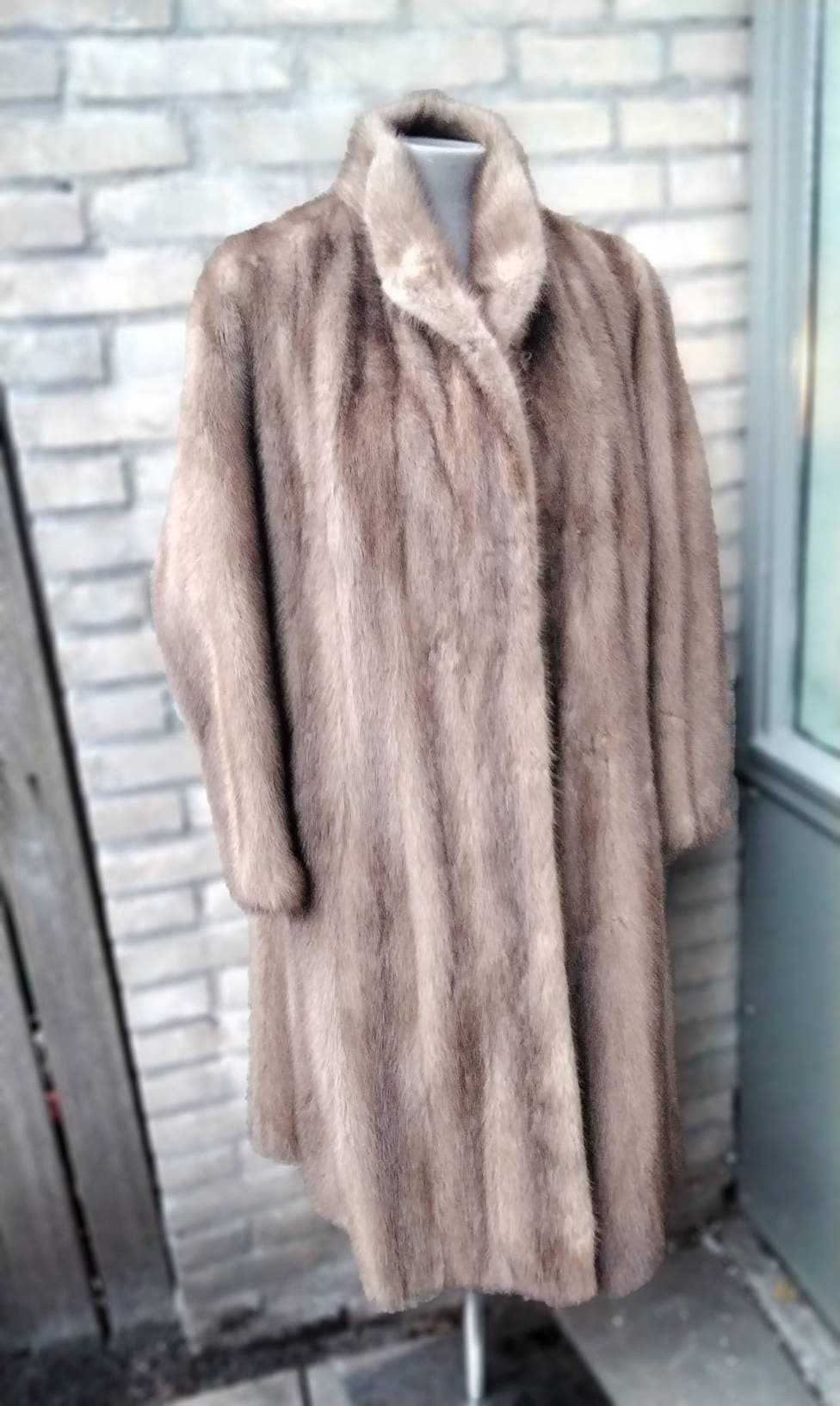 Short Mink Fur Coat Mink SAGA Fur Coat Full Skin MEXA Petra