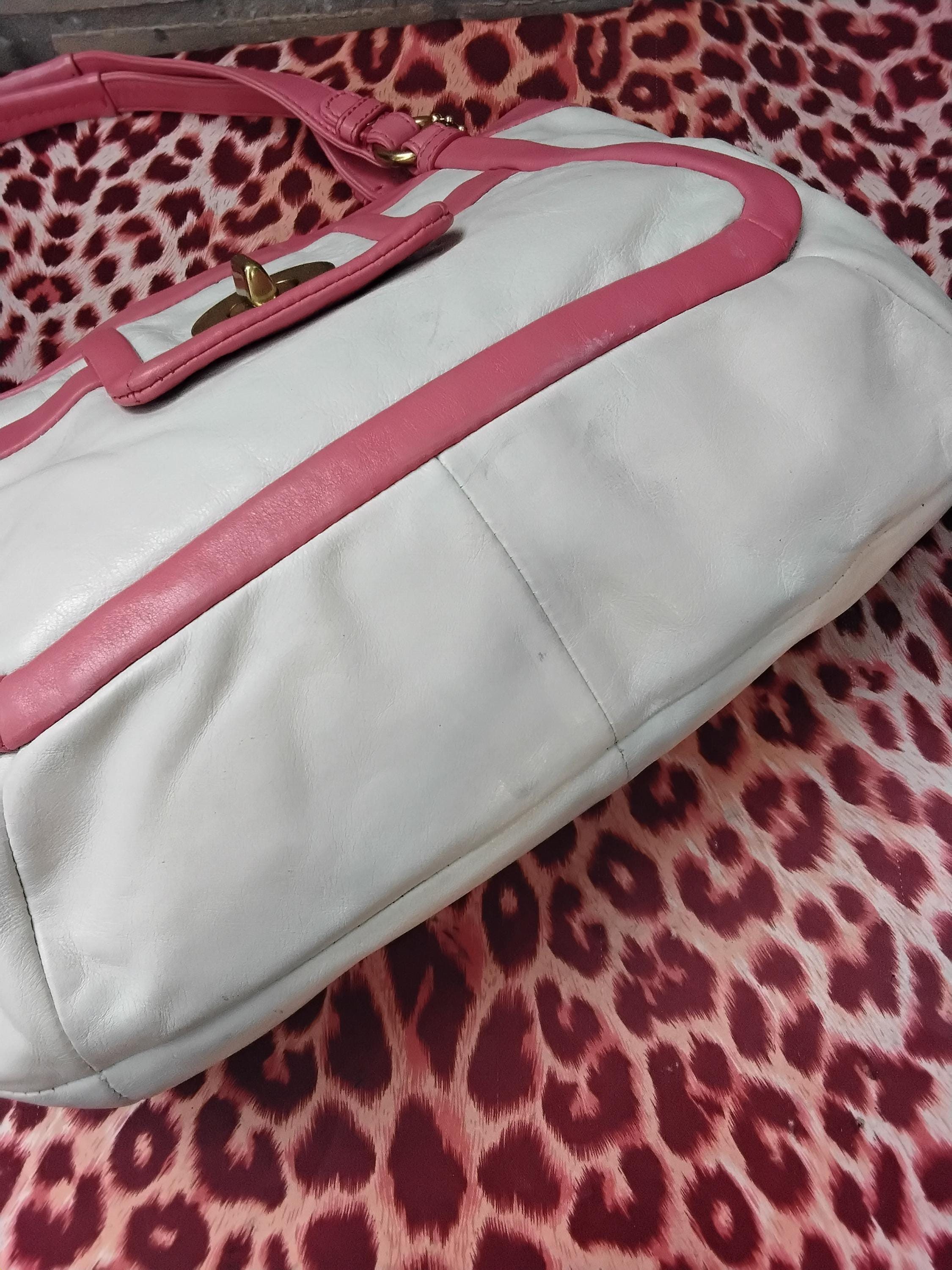 COACH Cricket White With Pink Trim Leather Vintage Shoulder 