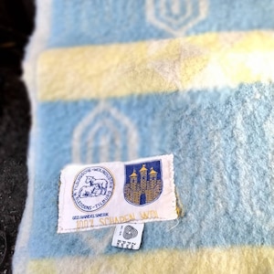 Vintage 60,s / 70,s made in Tilburg  Holland doublé bed scheap wool yellow bleu beige blanket