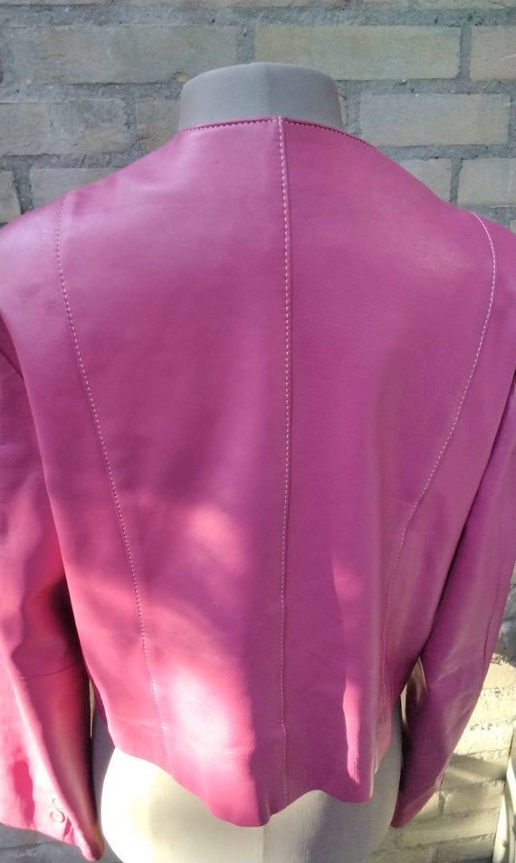1980's pink soft leather cropped bottons jacket S… - image 5