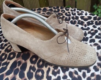 60s/70s suede vintage shoes. Pumps.